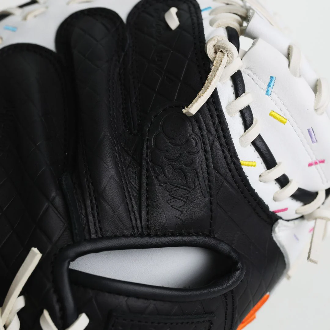 32.5" youth catcher's mitt | cookies & cream - Image 3