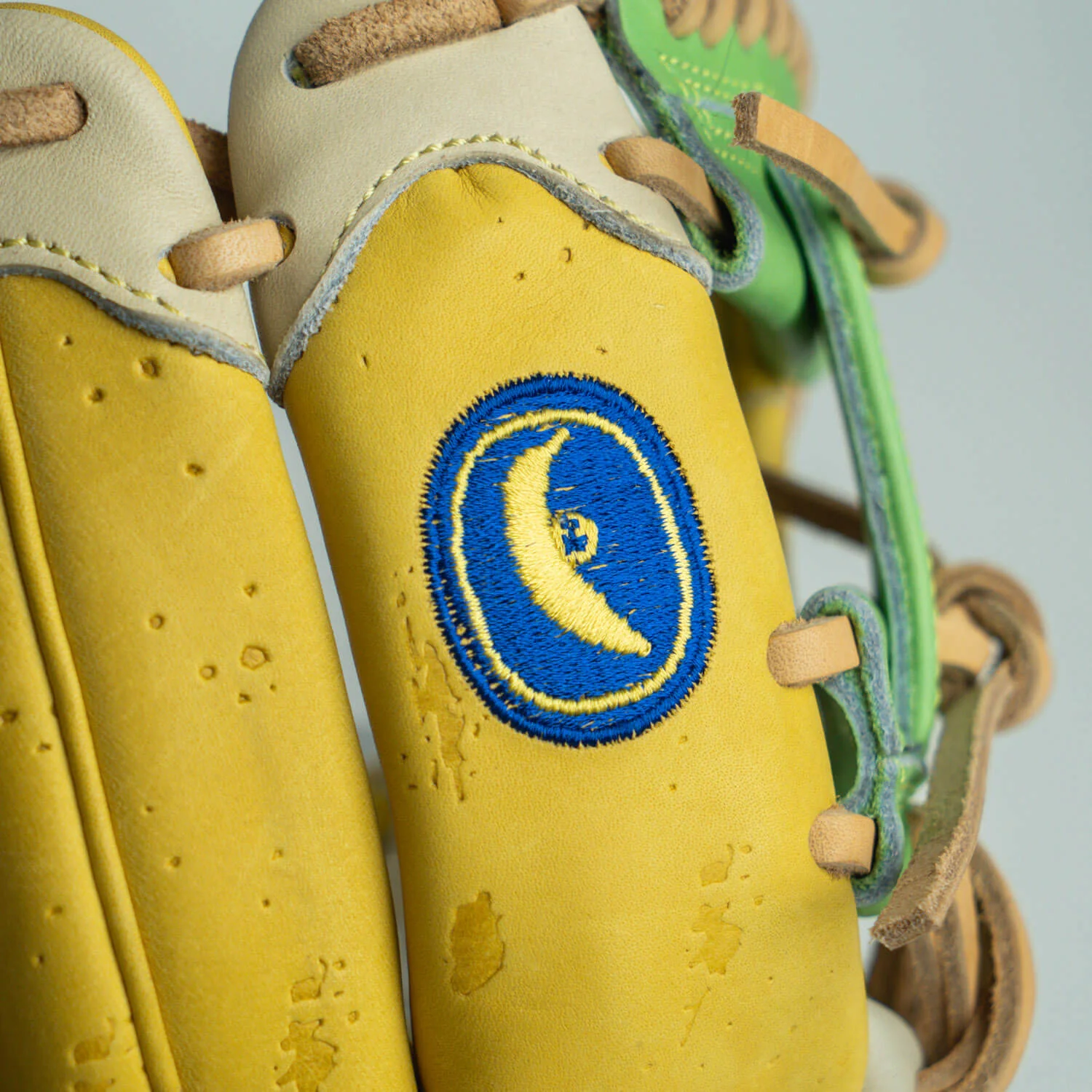 banana glove | rare edition - Image 3