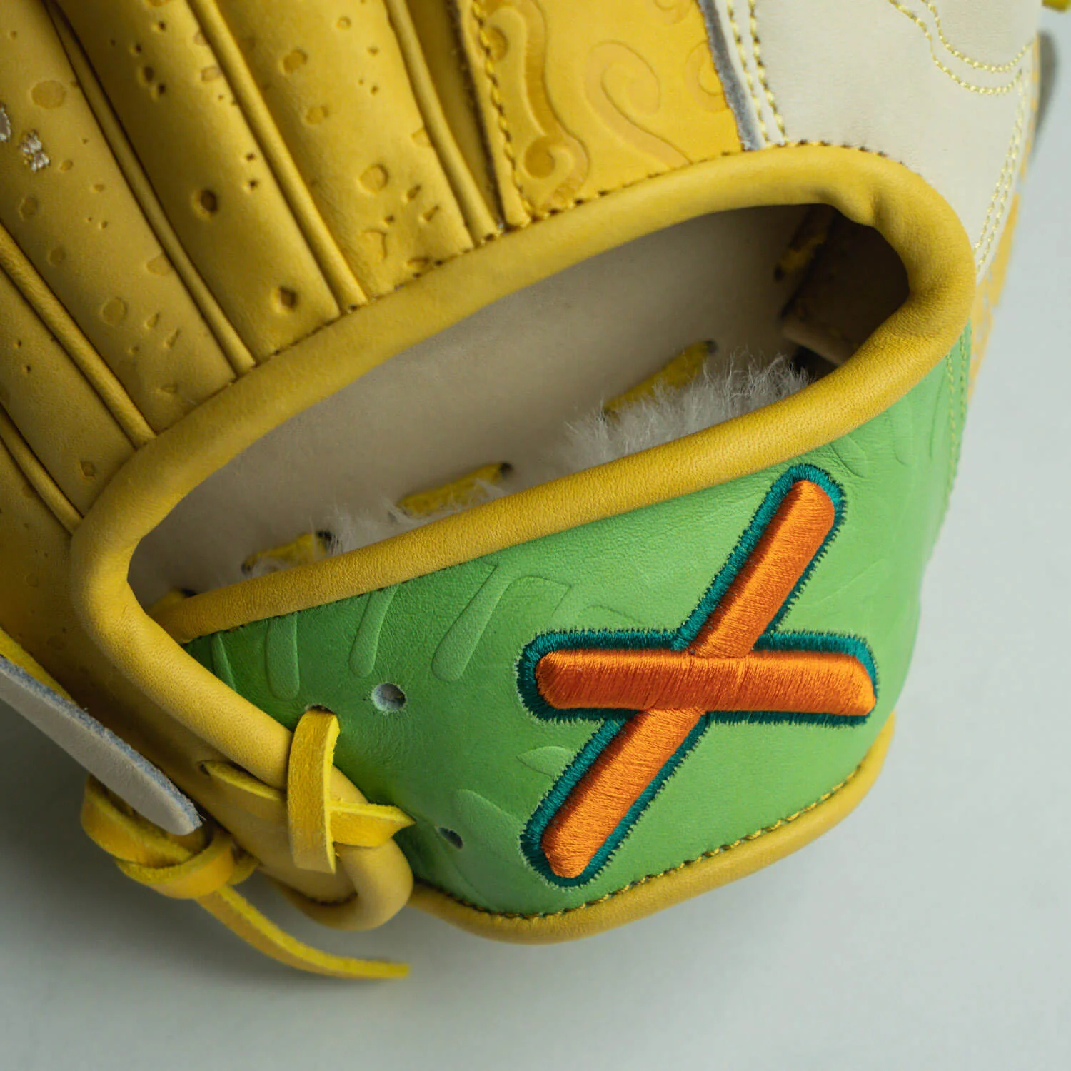 banana glove | rare edition - Image 5