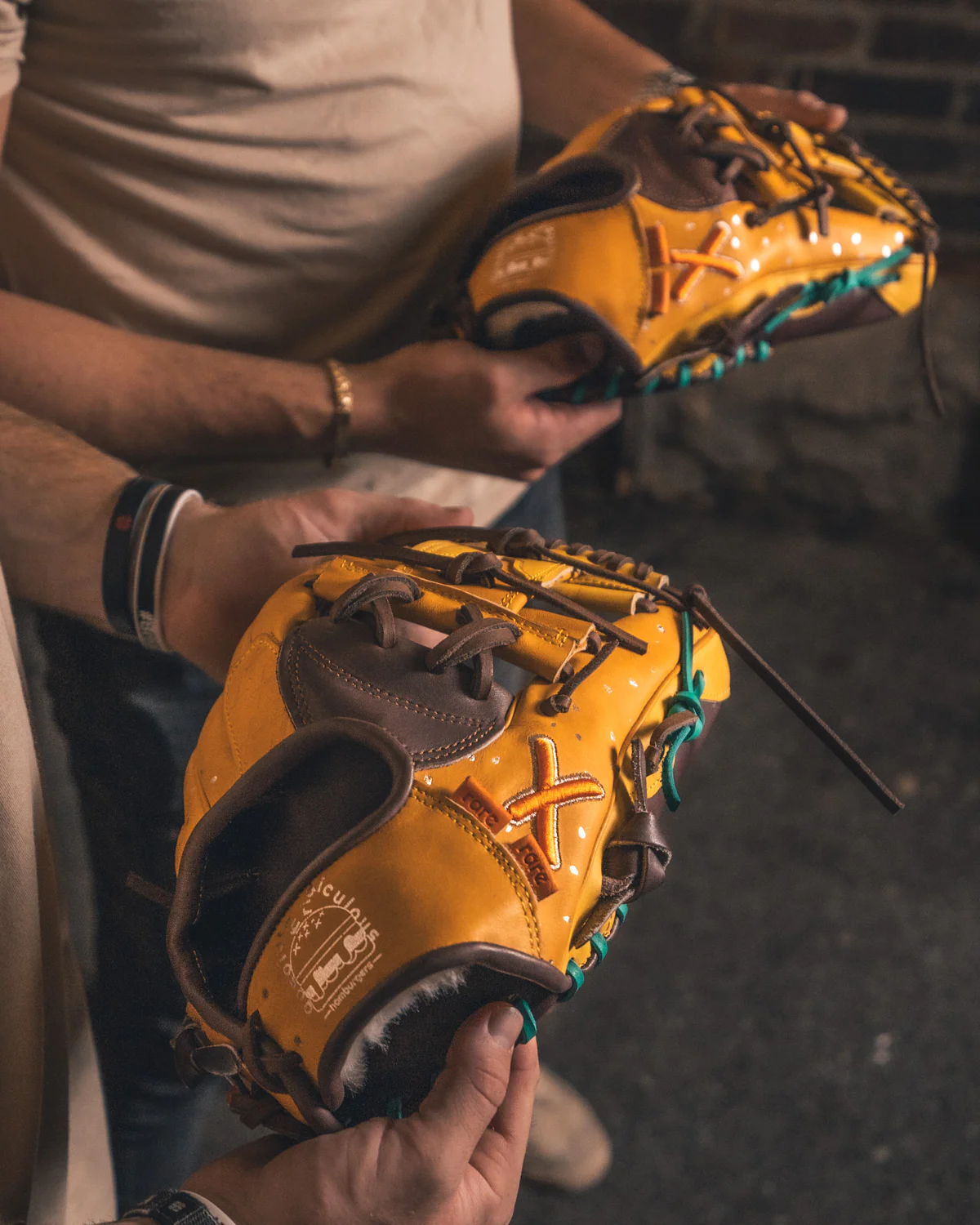 cheeseburger glove | rare edition (20) - Image 8