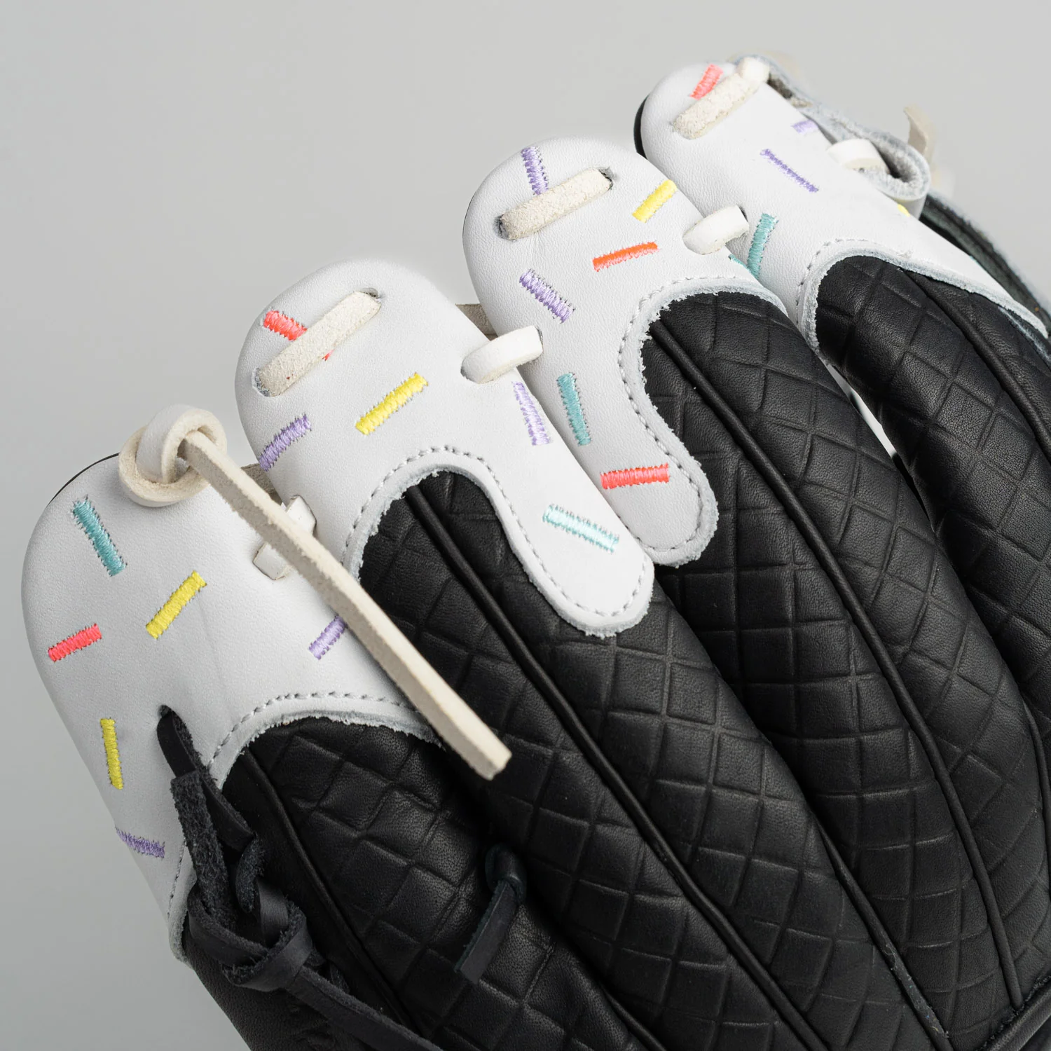cookies & cream ice cream glove - Image 4