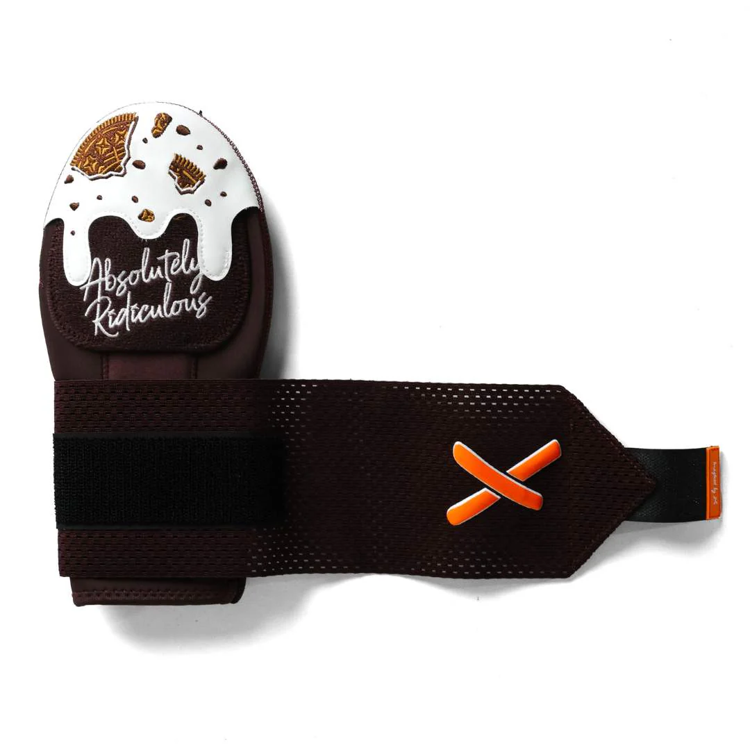 cookies & cream chunky ice cream sliding mitt - Image 4