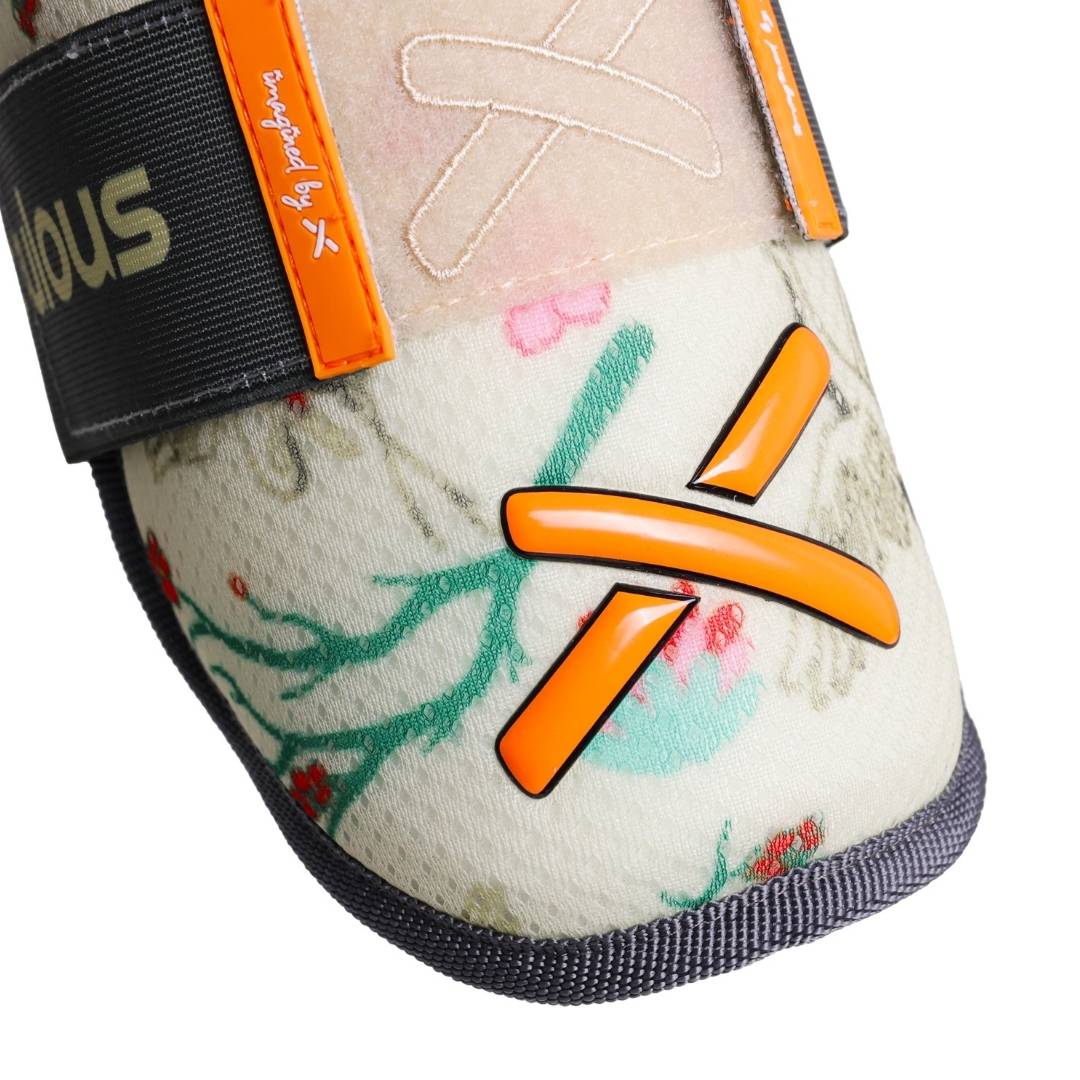 grandma's wallpaper elbow guard - Image 2