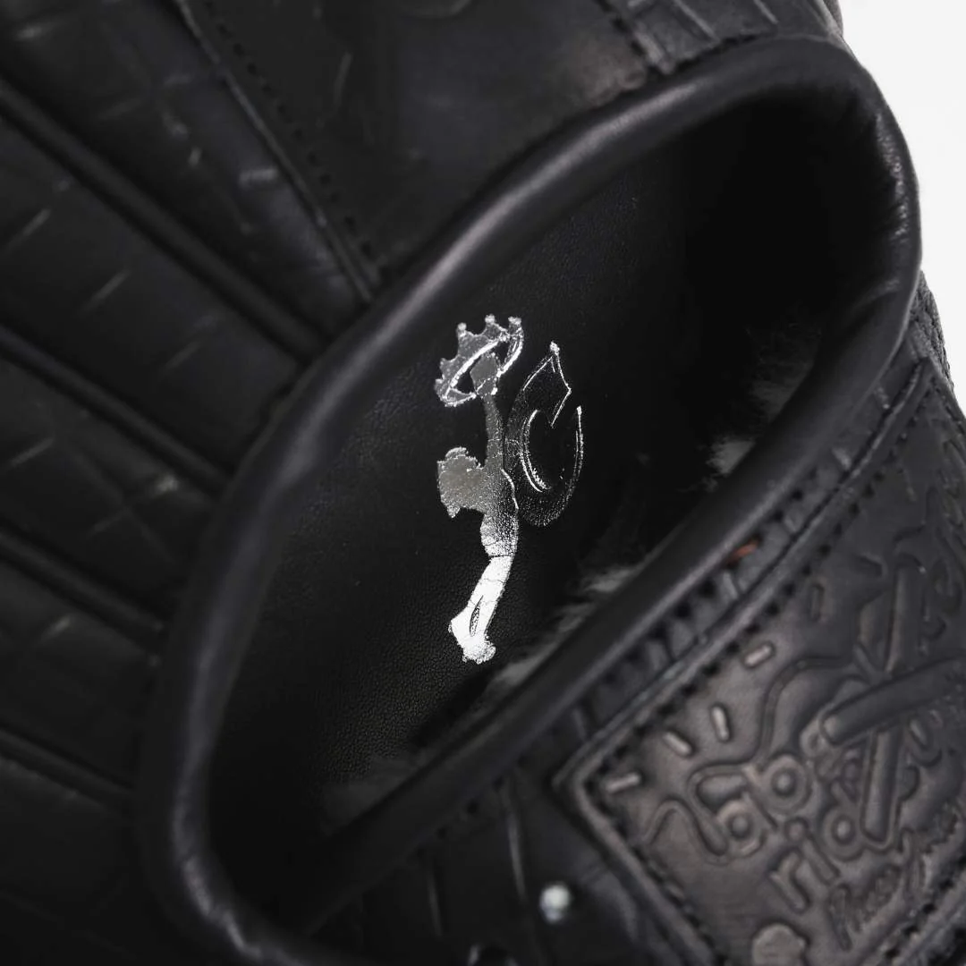 liquid metal ice cream glove - Image 7
