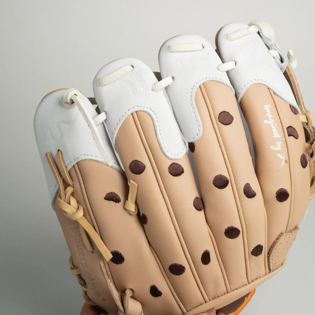milk and cookies glove | rare edition - Image 3