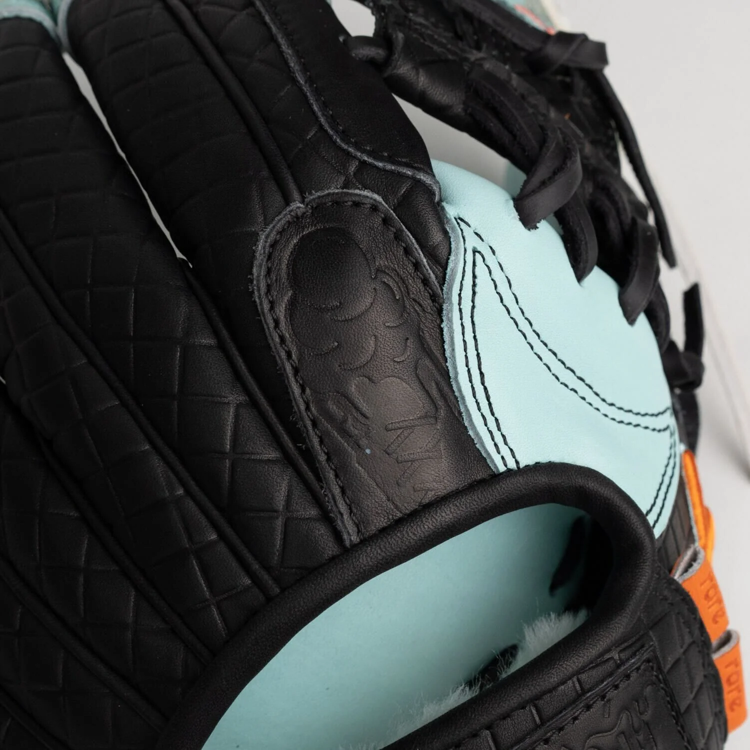 mint blackout ice cream glove | rare edition - Image 4