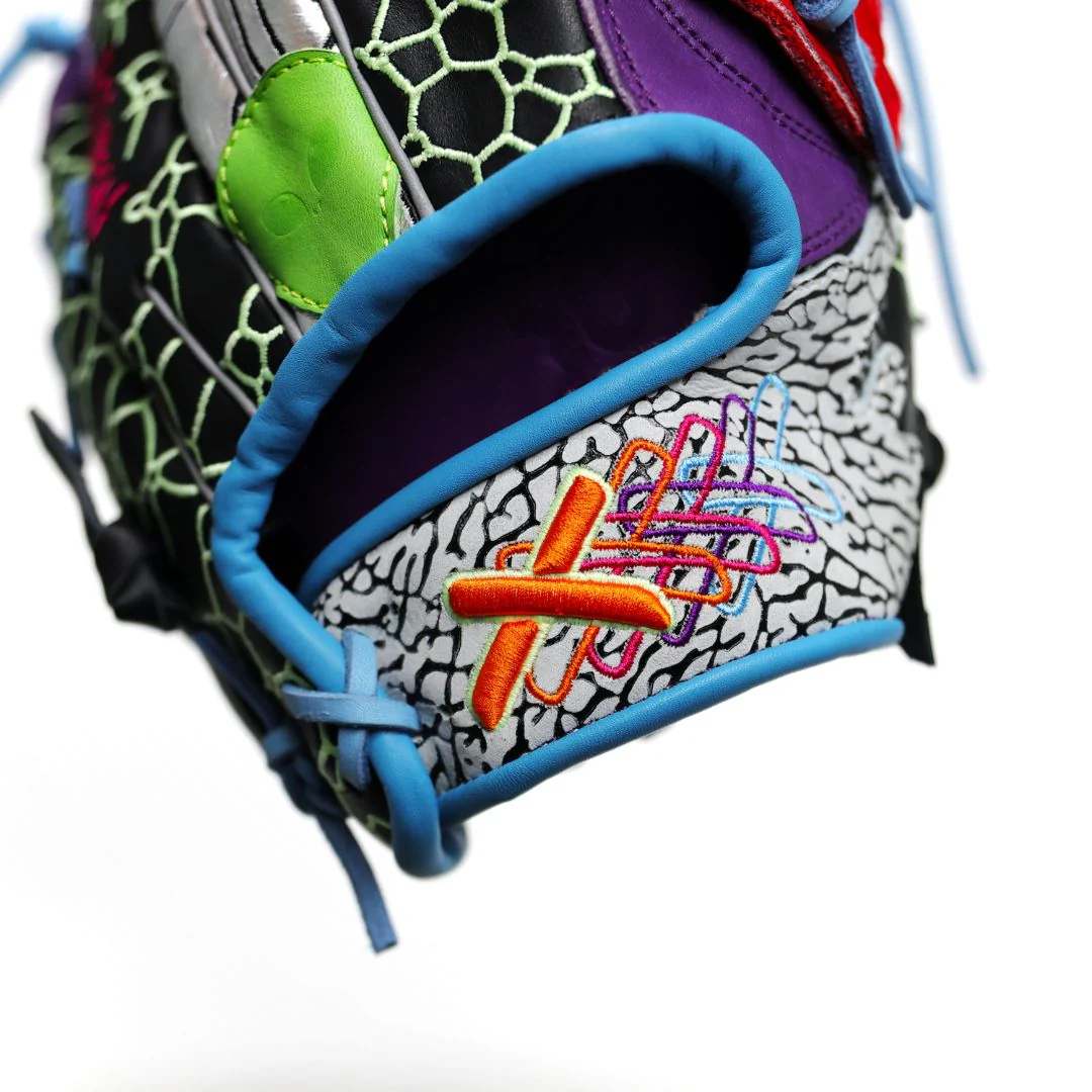 out of this world rare edition glove - Image 6
