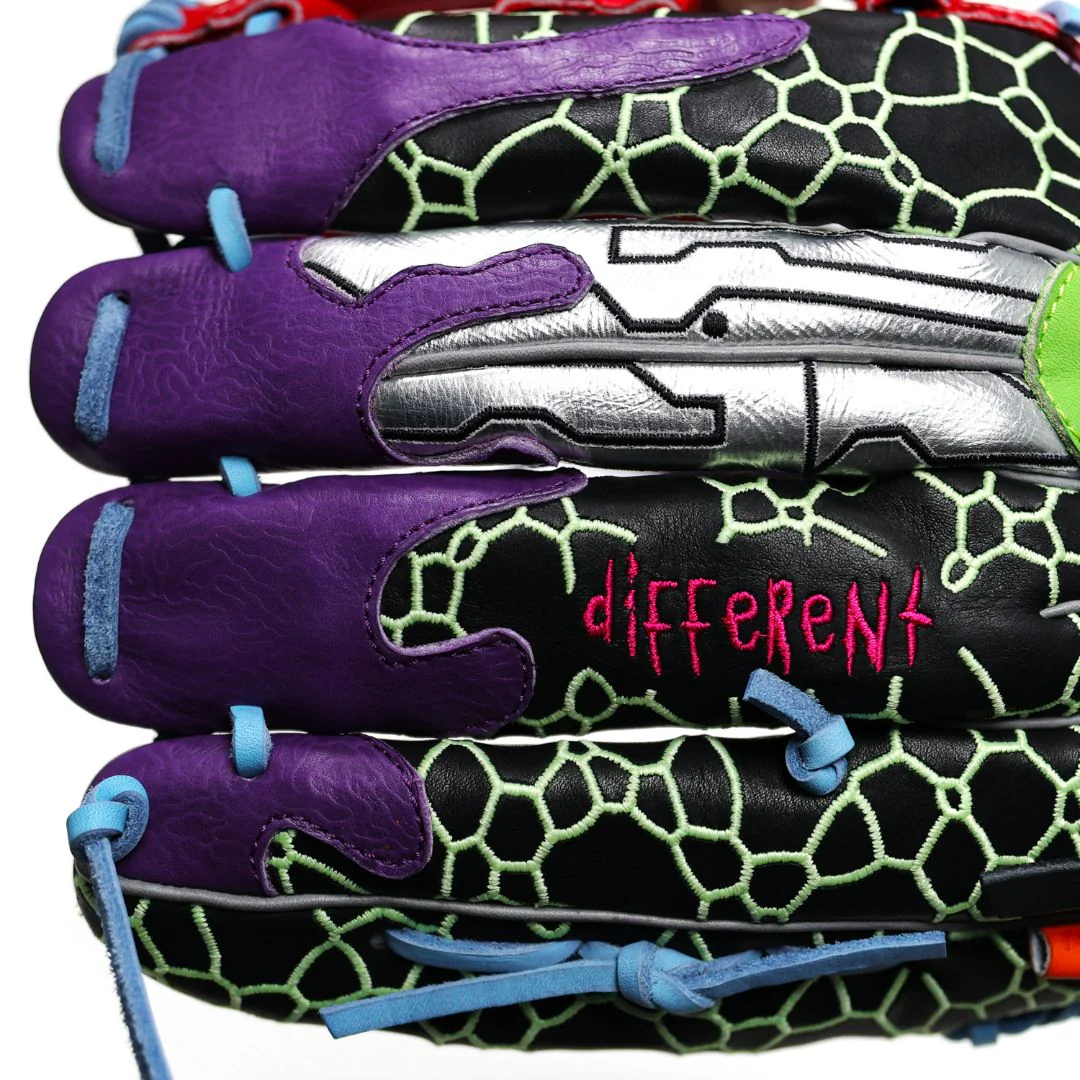 out of this world rare edition glove - Image 7