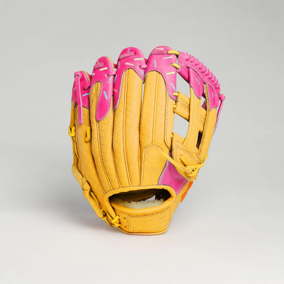 strawberry ice cream glove - Image 6