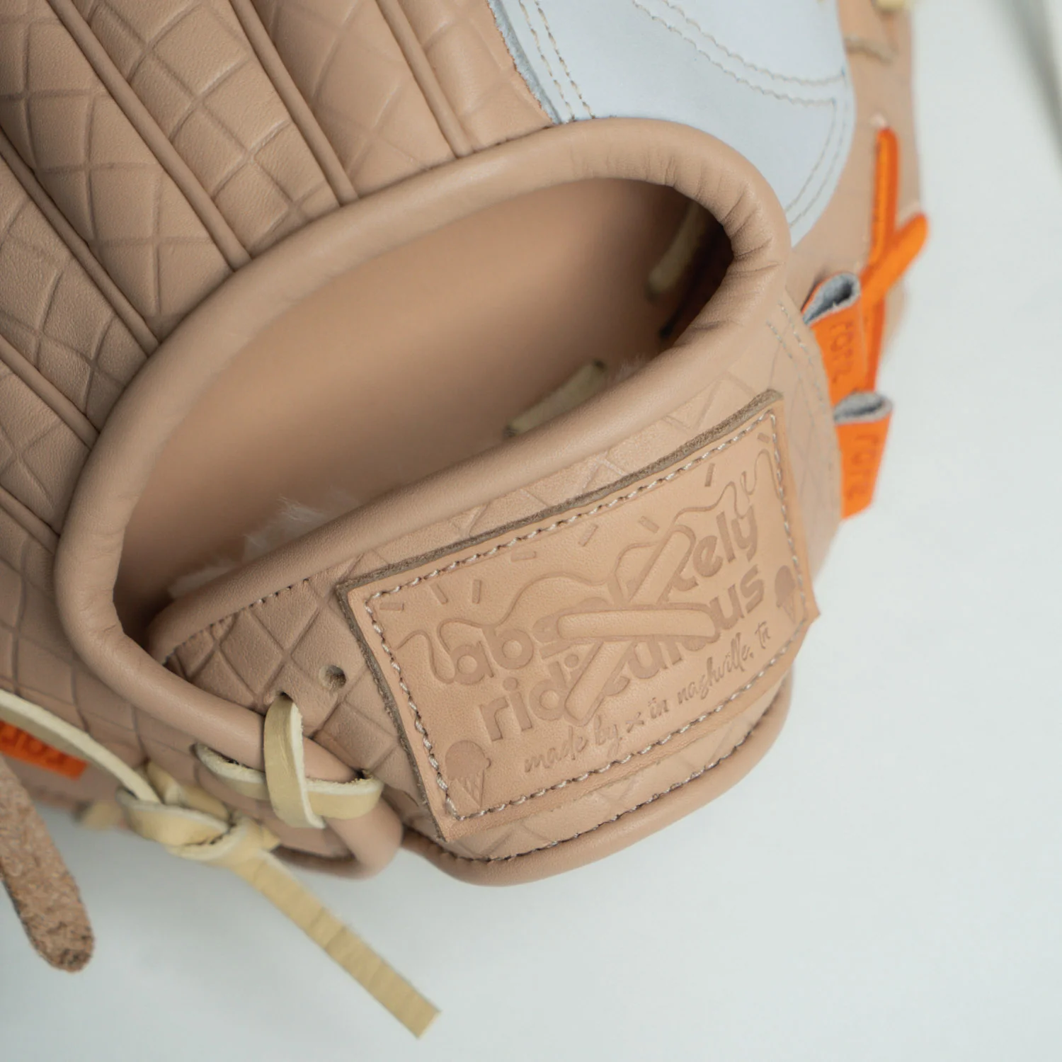 vanilla ice cream glove | rare edition - Image 4